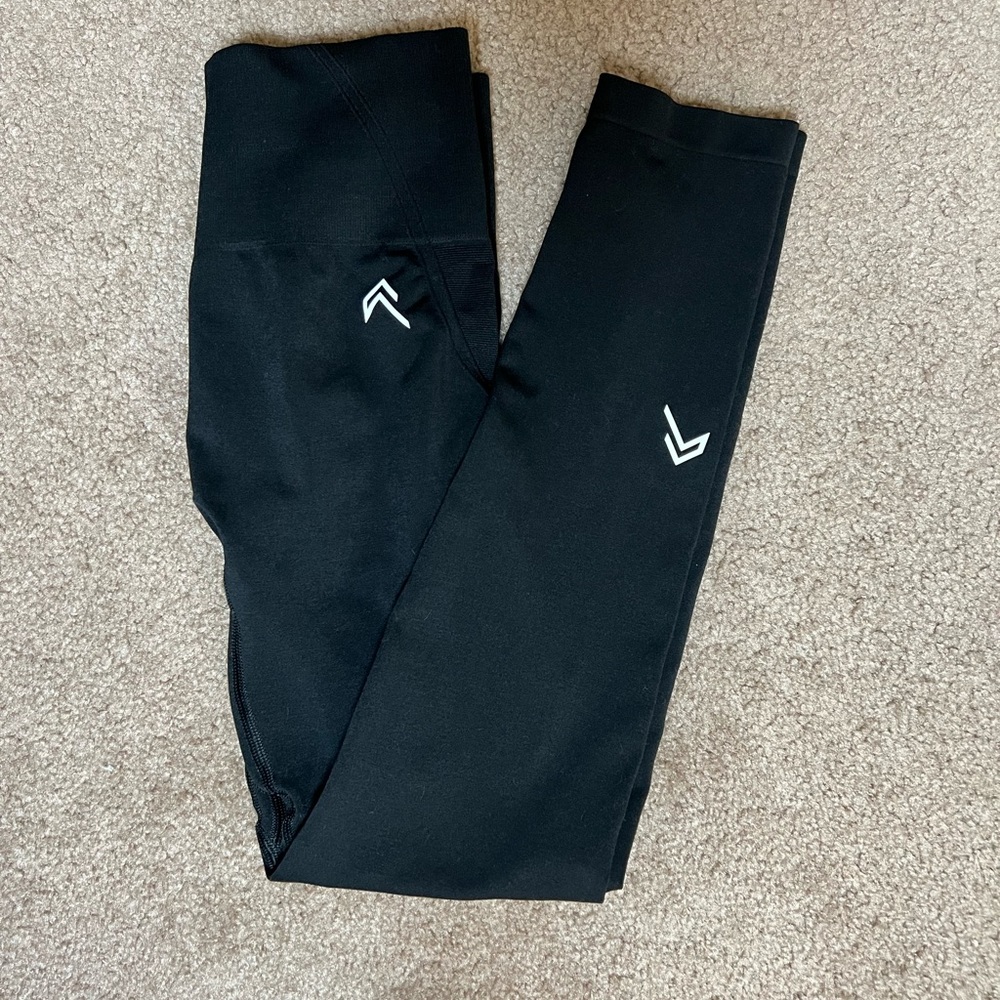 One active leggings, M short/ regular. Old sizing, barely worn/ tags off.